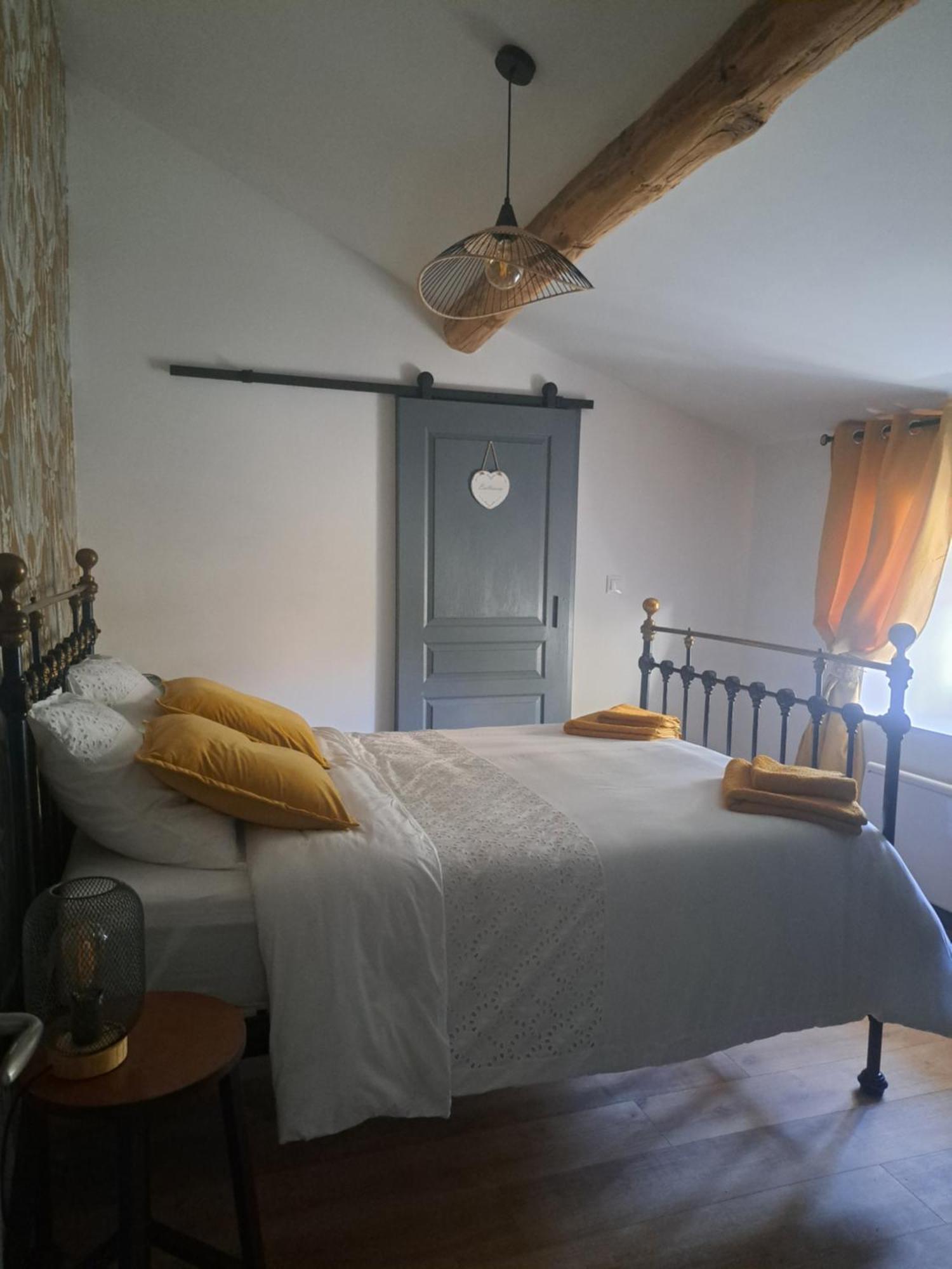 Lavallade12 Chambers D'Hotes Roussines Esterno foto